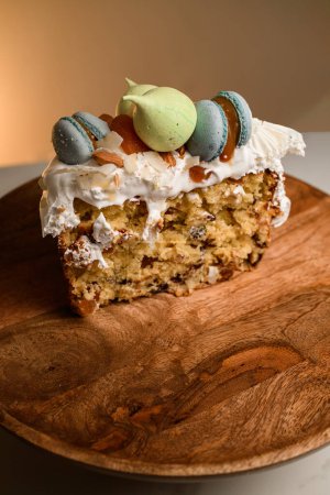 Téléchargez les photos : Plaisir à Pâques avec la perfection d'un morceau de tarte impeccable. - en image libre de droit