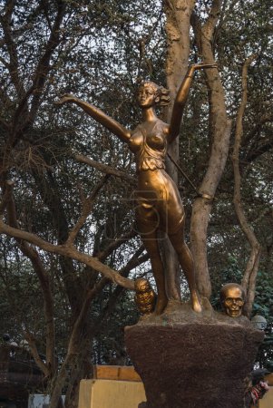 Foto de Estatua de Julia Hernández Pecho, bruja principal en el Parque Temático Bruja Cachiche, Ica Perú - Imagen libre de derechos