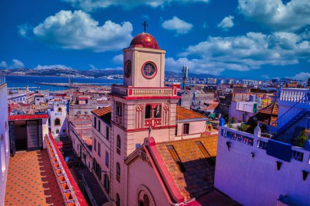 Téléchargez les photos : La vieille médina et le port de Tanger, Maroc - en image libre de droit