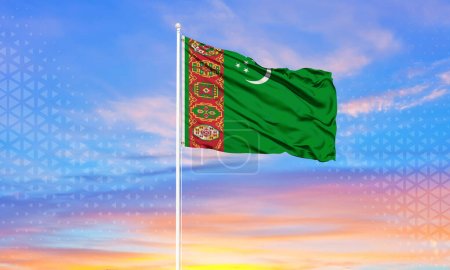 Téléchargez les photos : Drapeau du Turkménistan agitant le vent contre un ciel bleu nuageux blanc Concept de diplomatie, relations internationales - en image libre de droit