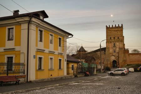 Téléchargez les photos : Fragments d'architecture historique de la vieille ville - en image libre de droit