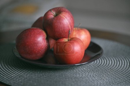 Foto de Manzanas frescas maduras, de cerca - Imagen libre de derechos