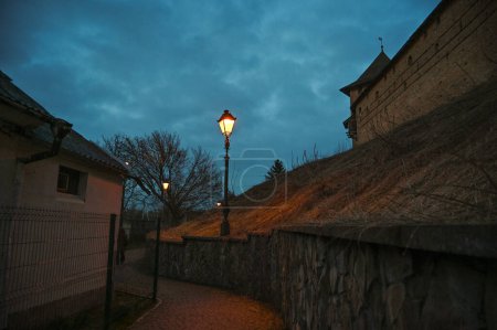 Foto de Historical castle architecture in evening - Imagen libre de derechos