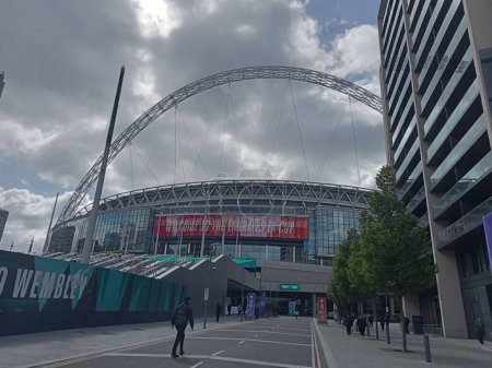 Téléchargez les photos : Londres 04 20 2024 : Wembley Stadium Sports and Concerts Lieu. Photo de haute qualité - en image libre de droit
