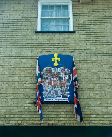 Téléchargez les photos : Un collage d'images pour commémorer le couronnement du roi Charles III, à Haughley, Suffolk, Royaume-Uni - en image libre de droit