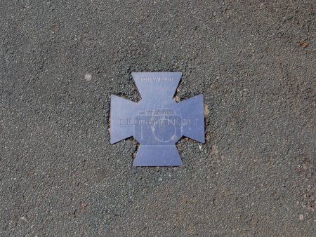 Téléchargez les photos : Le sergent Durrant a reçu une Croix de Victoria pour ses actions lors de l'opération Chariot en 1942 et est commémoré par cette plaque à Falmouth, Cornouailles, Royaume-Uni. - en image libre de droit