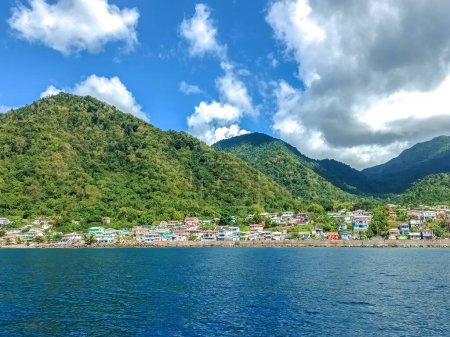 El área urbana alrededor de Roseau en Dominica