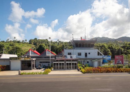 Téléchargez les photos : Aéroport Douglas-Charles est le principal aéroport desservant l'île de Dominique - en image libre de droit