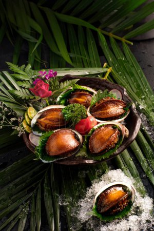 Téléchargez les photos : Plats de fruits de mer populaires en Asie, hi res photo - en image libre de droit