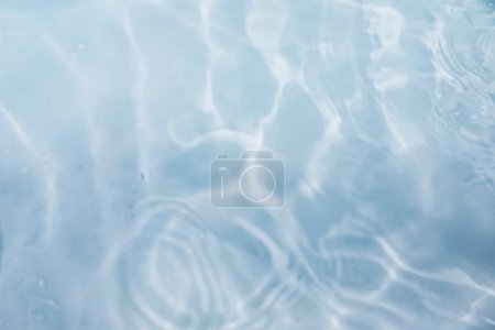Foto de Superficies acuáticas, océanos, mares y montañas nevadas exhiben productos acuáticos - Imagen libre de derechos