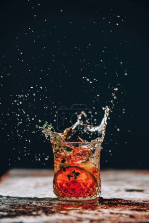 Foto de Hermosas imágenes de bebidas en los restaurantes, mezclando bebidas, Hermosas fotos de bebidas de verano - Imagen libre de derechos