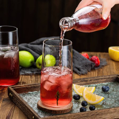 Foto de Hermosas imágenes de bebidas coloridas en restaurantes, hermosas imágenes de zumo de frutas - Imagen libre de derechos