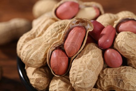 Téléchargez les photos : Images de cacahuètes, cacahuètes rouges, cacahuètes pour l'alimentation, nourriture végétarienne, photos de haute qualité - en image libre de droit