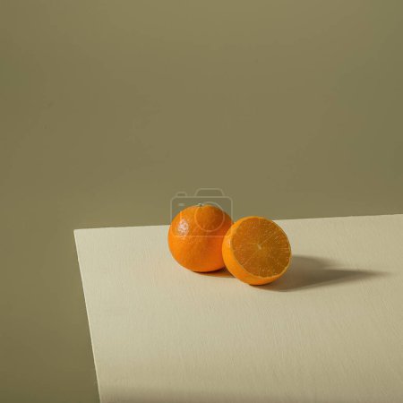 Foto de Fondo naranja para mostrar productos de naranja, zumo de naranja, imágenes de alta calidad - Imagen libre de derechos