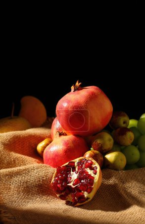 Téléchargez les photos : Photo de fruits asiatiques, fruits tropicaux, prise en studio, images de haute qualité - en image libre de droit