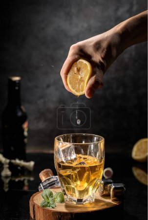 Téléchargez les photos : Images de boissons dans les restaurants, bars, images de haute qualité - en image libre de droit