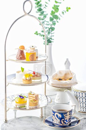 Téléchargez les photos : Images de configurations de teabreak, décorations et idées de teabreak, images de haute qualité de gâteaux - en image libre de droit