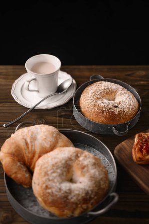 Foto de Nuevas imágenes de panes y pasteles en restaurantes, imágenes de alta calidad - Imagen libre de derechos