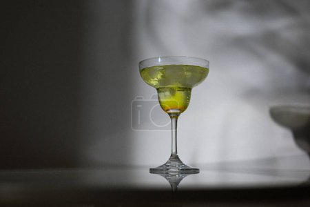 Foto de Imágenes de vasos de vino vacíos, vasos de agua vacíos, vasos de restaurante, vasos de vino - Imagen libre de derechos
