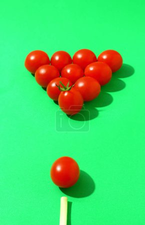 New images of cherry tomatoes, small tomatoes, fresh tomatoes