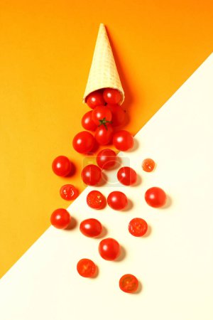 Nouvelles images de tomates cerises, petites tomates, tomates fraîches