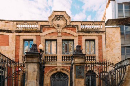 Téléchargez les photos : Salamanque, Espagne - 15 janvier 2022 : Casa Lis, Musée Art déco et Art nouveau. Vue extérieure - en image libre de droit