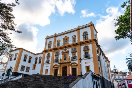 Foto de Palacio dos Capitaes Generais or Palace of the captains generals in the old town of Angra do Heroismo, Terceira Island, Azores - Imagen libre de derechos