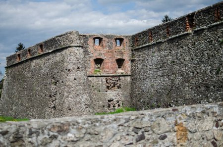 Téléchargez les photos : Le château de l'ancienne ville de Brescia, ukraine - en image libre de droit