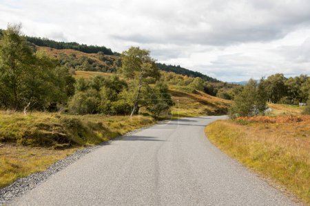 Téléchargez les photos : Route dans les Highlands, Écosse - en image libre de droit