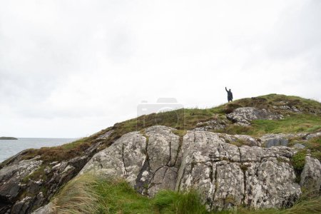 Téléchargez les photos : Rock and a beach in the Highlands, Écosse - en image libre de droit