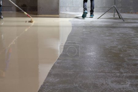 The worker who applied the resistant epoxy resin in the new hall was highly skilled and experienced in the application of epoxy coatings. Their attention to detail and knowledge of the proper techniques and safety measures ensured a high-quality and 
