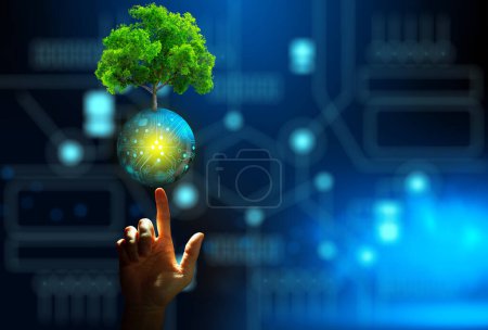 Hand zeigt wachsenden Baum auf digitalen Ball mit technologischer Konvergenz blauen Hintergrund. Innovative Technologie, Interaktion mit der Natur, Umweltfreundlichkeit, IT-Ethik und Ökosystemkonzept.