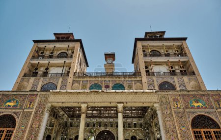 Téléchargez les photos : Téhéran (Téhéran), Iran, 06.24.2023 : Détails architecturaux du Palais du Golestan, iran. - en image libre de droit