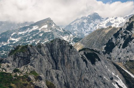 Téléchargez les photos : Vue de la montagne Visevnik en Slovénie, Parc national du Triglav, Europe, à la fin du printemps - en image libre de droit