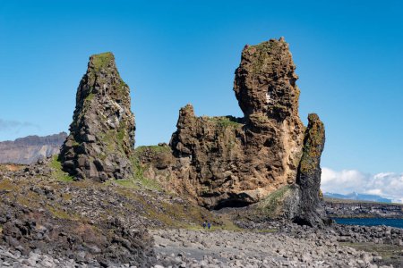 Foto de El acantilado de basalto Londrangar en la península de Snaefellsnes en el oeste de Islandia - Imagen libre de derechos