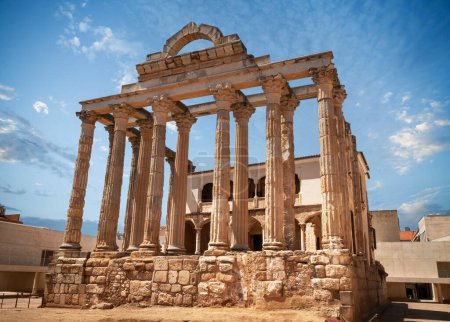 Römische Ruinen des Tempels von Diana in der Stadt Merida in der Provinz Badajoz, Spanien.
