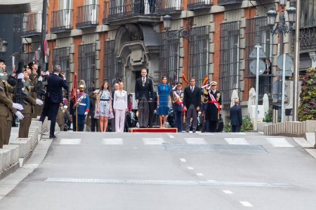 Foto de Madrid, España - 31 de octubre de 2023: La Princesa de Asturias visita el Congreso de los Diputados con los Reyes de España y Doa Sofía para jurar en la Constitución su cumpleaños en Madrid. - Imagen libre de derechos