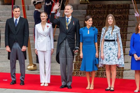 Téléchargez les photos : Madrid, Espagne - 31 octobre 2023 : La princesse des Asturies visite le Congrès des députés avec les rois d'Espagne et Doa Sofia pour jurer dans la constitution le jour de son anniversaire à Madrid. - en image libre de droit