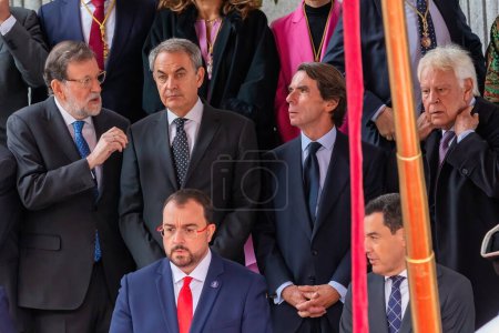Photo for Madrid, Spain- October 31, 2023: The elected presidents of the government, Mariano Rajoy, Emilio Zapatero, Jose Maria Aznar and Felipe Gonzalez in the Congress of Deputies during the swearing-in ceremony. - Royalty Free Image