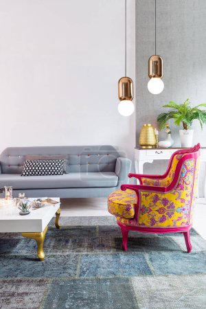 Foto de Moderna pared de piedra sala de estar de lujo y lámpara moderna, diseño de interiores - Imagen libre de derechos