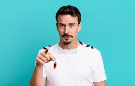 Téléchargez les photos : Adult man insects pest concept - en image libre de droit