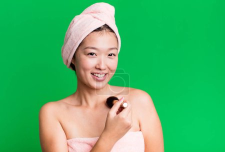 Téléchargez les photos : Young adult pretty asian woman. beauty and making up concept - en image libre de droit