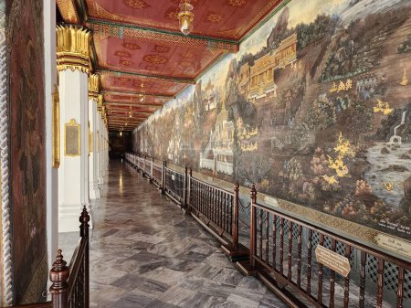 Photo for The walkway around the area of Wat Phra Kaew There is a mural painting about Ramayana. by an expert photographer There is a unique beauty, especially. It is an important tourist destination in Bangkok, Thailand,2022,10,02 - Royalty Free Image