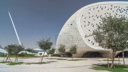 Foto de Vista del hiperlapso del timelapse del Complejo de la Ciudad de la Educación lanzado por la Fundación Qatar en Doha. Facultad de Estudios Islámicos y mezquita. Incluye varias universidades occidentales - Imagen libre de derechos