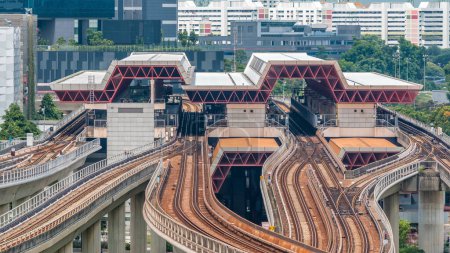 Foto de Jurong East Interchange estación de metro timelapse aéreo, uno de los principales centros de transporte público integrado en Singapur vista de cerca. Pasajero puede cambiar entre el autobús y el ferrocarril - Imagen libre de derechos