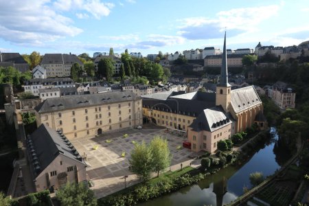 Téléchargez les photos : Vue aérienne de l'architecture de la ville de Luxembourg - en image libre de droit