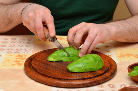 process of making avocado guacamole