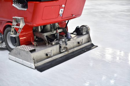 Foto de Máquina de resurfacer de hielo en primer plano pista de hielo - Imagen libre de derechos