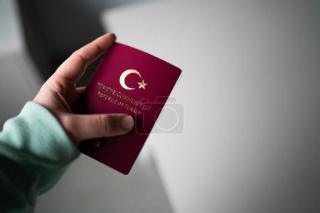 Foto de Turco Red Standard Passport para viajes internacionales - Imagen libre de derechos