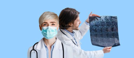 Foto de Medical consillium, crossed experience in healthcare concept, collage. Woman doctor in medical face mask and young man doc holding CT result scan, isolated on blue background, banner - Imagen libre de derechos